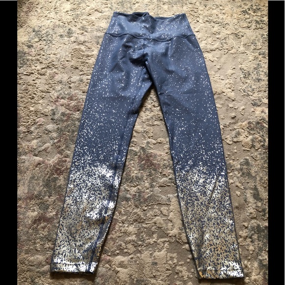 Beyond Yoga Pants - 🖤 Beyond Yoga Alloy Ombre High Waisted Midi Leggings